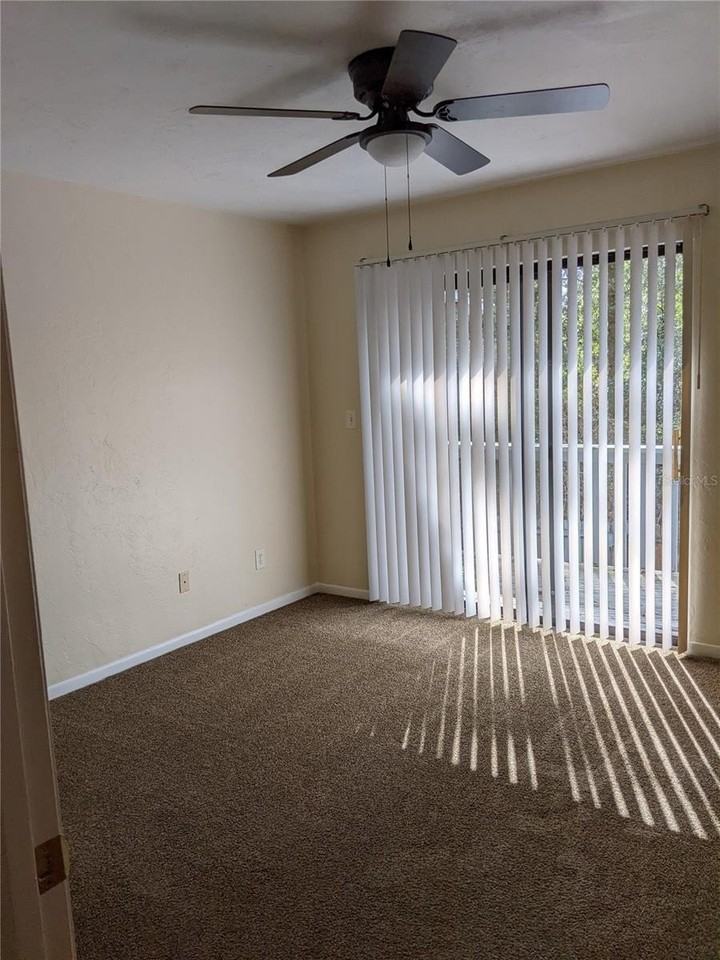 4123 Sw 15th Pl #3 - Photo 5 of 9