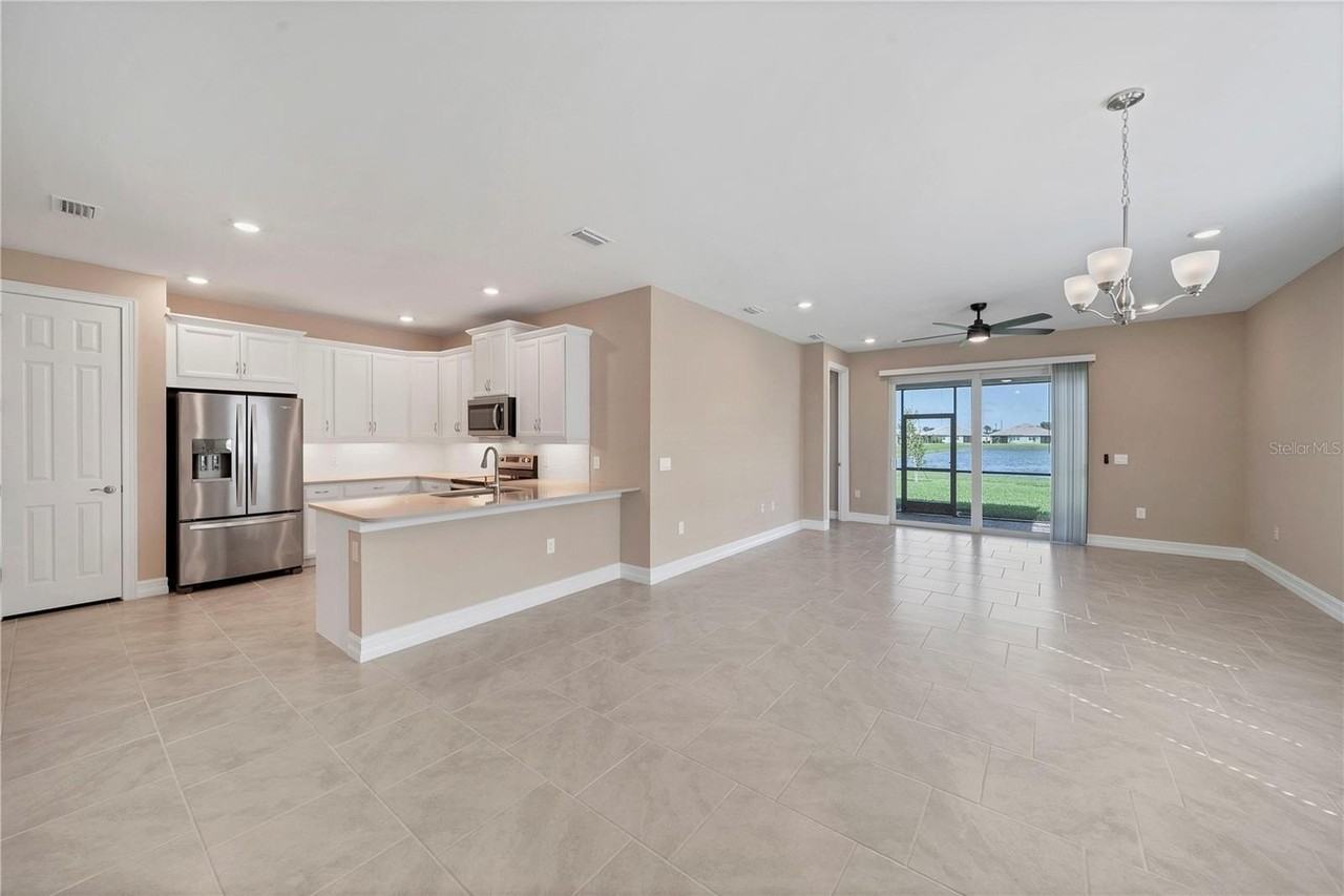 305 Ibiza Loop - Photo 7 of 45