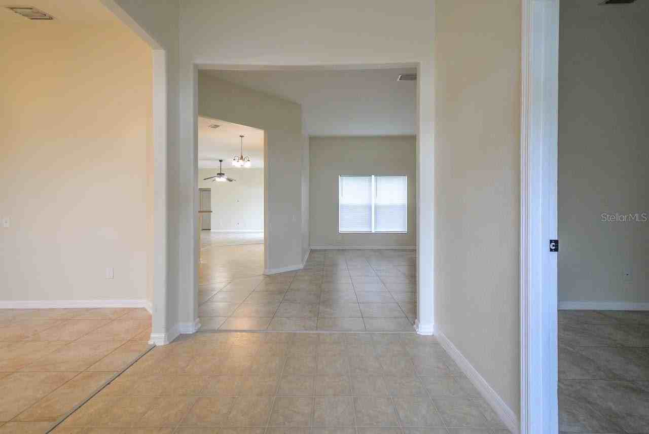 1607 Avondale Ridge Dr - Photo 2 of 24