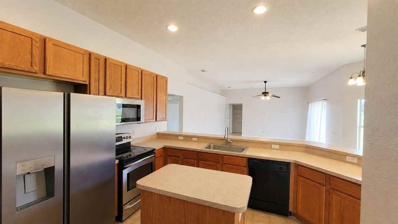 1607 Avondale Ridge Dr - Photo 7 of 24