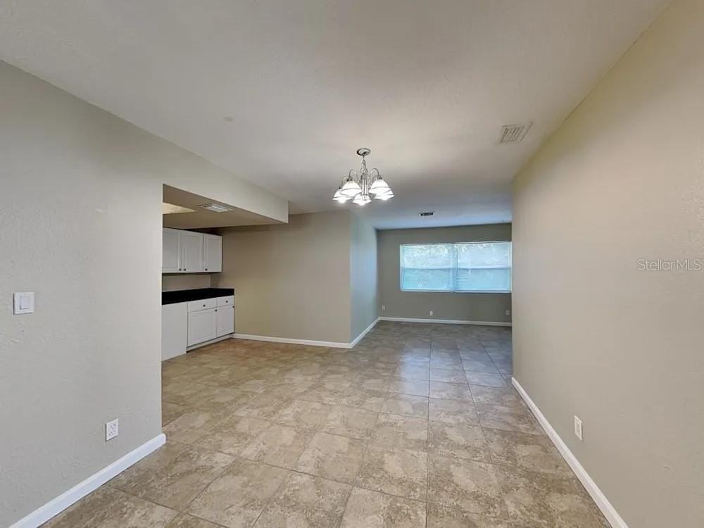122 Van Dyck Dr - Photo 6 of 17