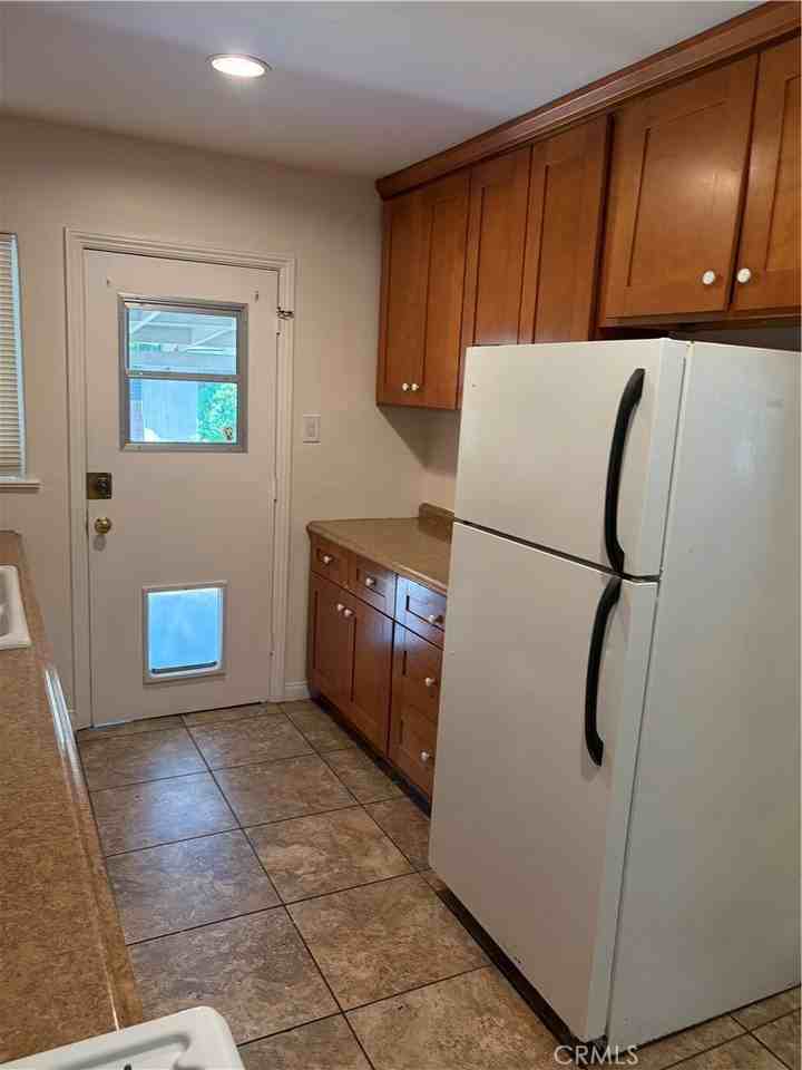 749 N Viceroy Ave - Photo 6 of 17