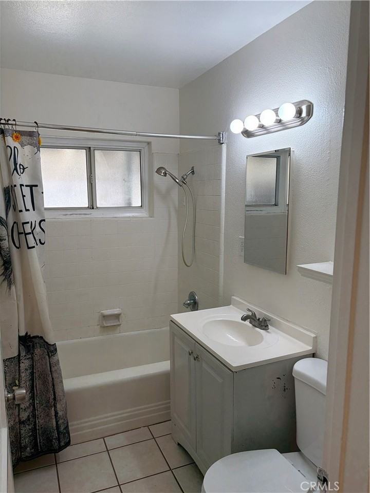 749 N Viceroy Ave - Photo 7 of 17