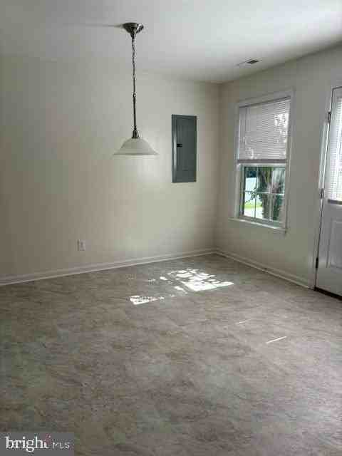 22758 Lawrence Ave - Photo 5 of 8