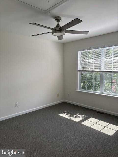 22758 Lawrence Ave - Photo 6 of 8