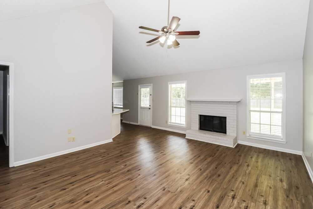 6752 Oakmoor Cir S - Photo 5 of 17