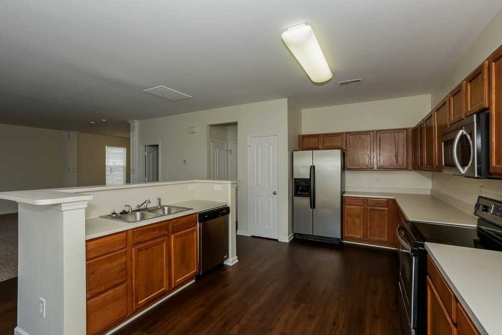 6731 Sequoia Hills Dr - Photo 5 of 18