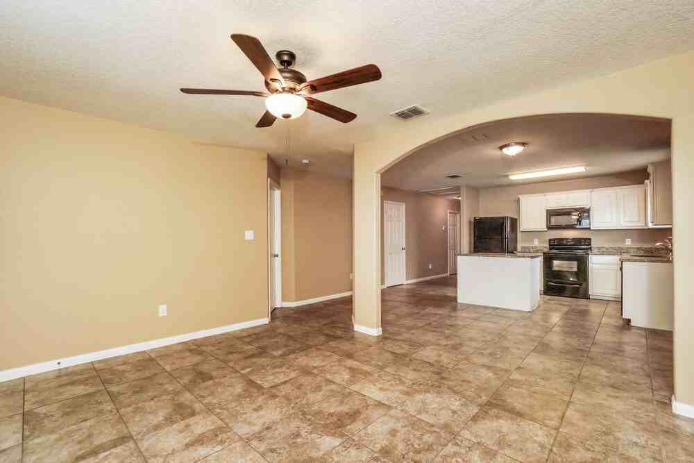 11475 Coral Cyn - Photo 5 of 16