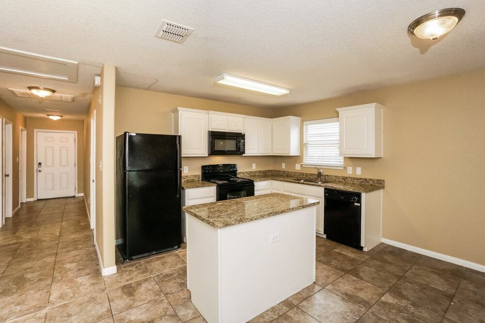 11475 Coral Cyn - Photo 6 of 16