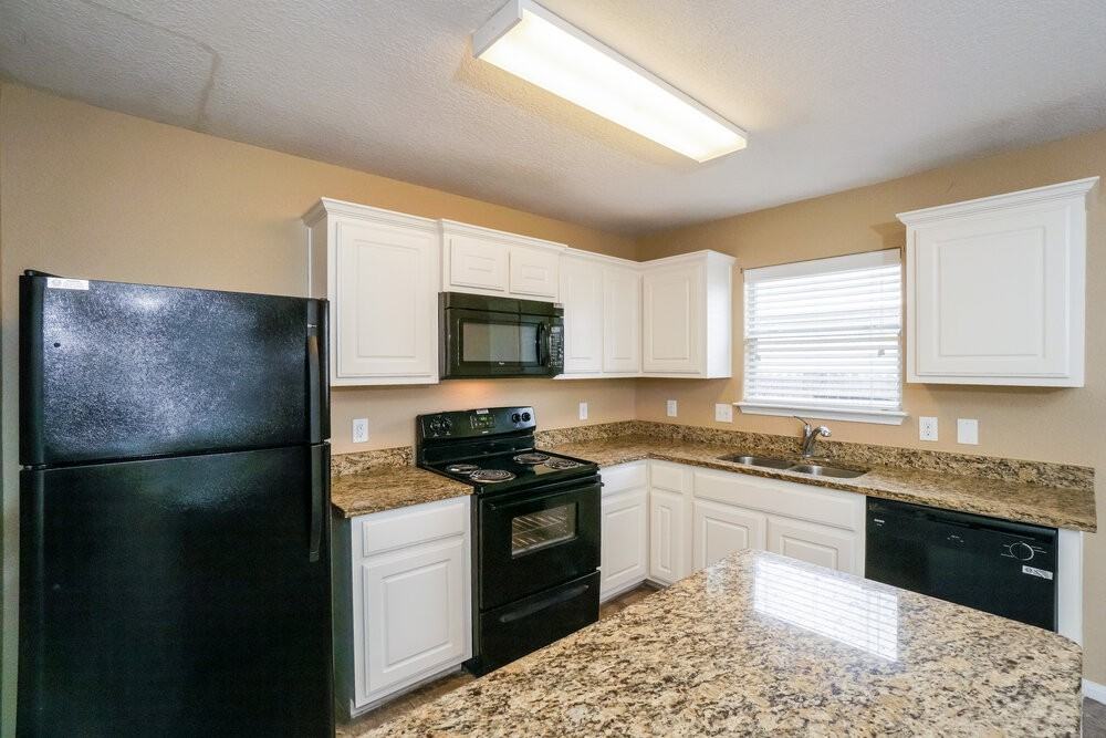 11475 Coral Cyn - Photo 7 of 16
