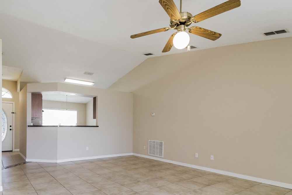 744 16th St Ne - Photo 4 of 16