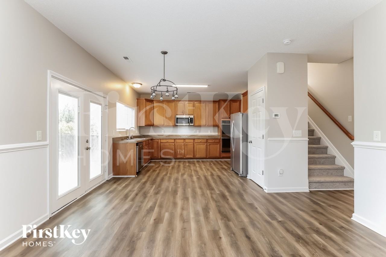 3740 Cottesmore Dr - Photo 3 of 19