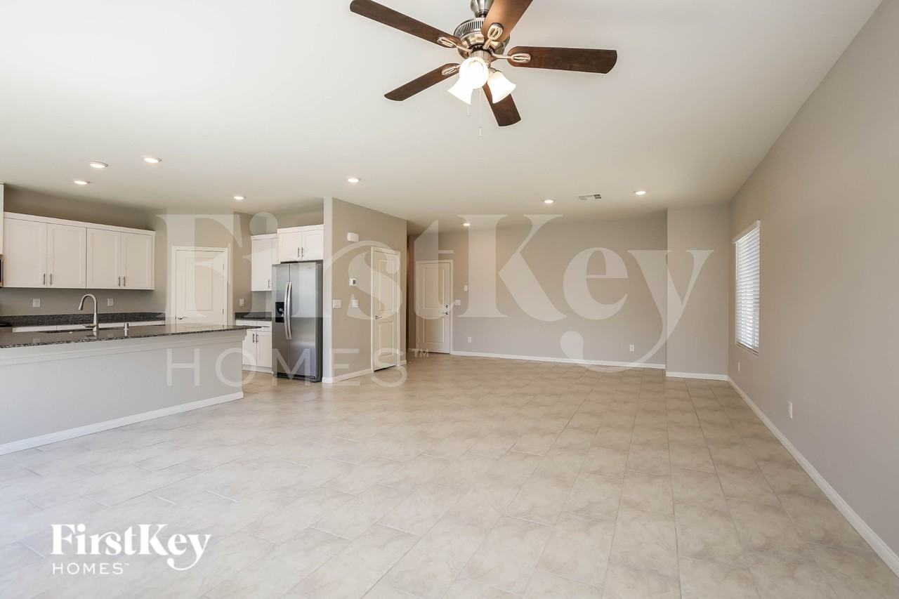 1881 Vass Springs Pl - Photo 4 of 19