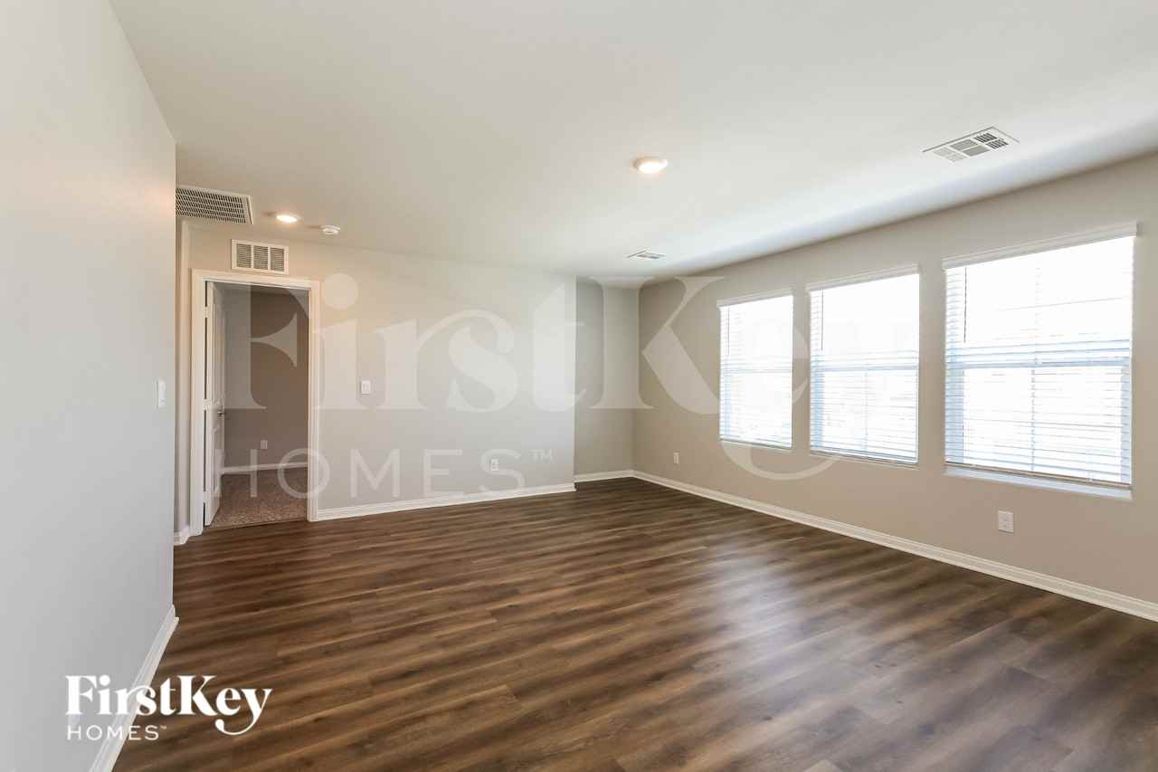1881 Vass Springs Pl - Photo 7 of 19