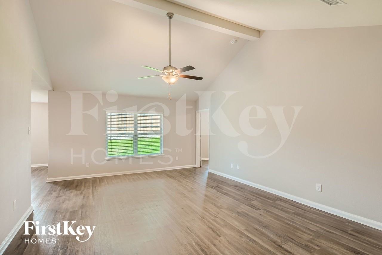 14259 Chaps Dr - Photo 5 of 28