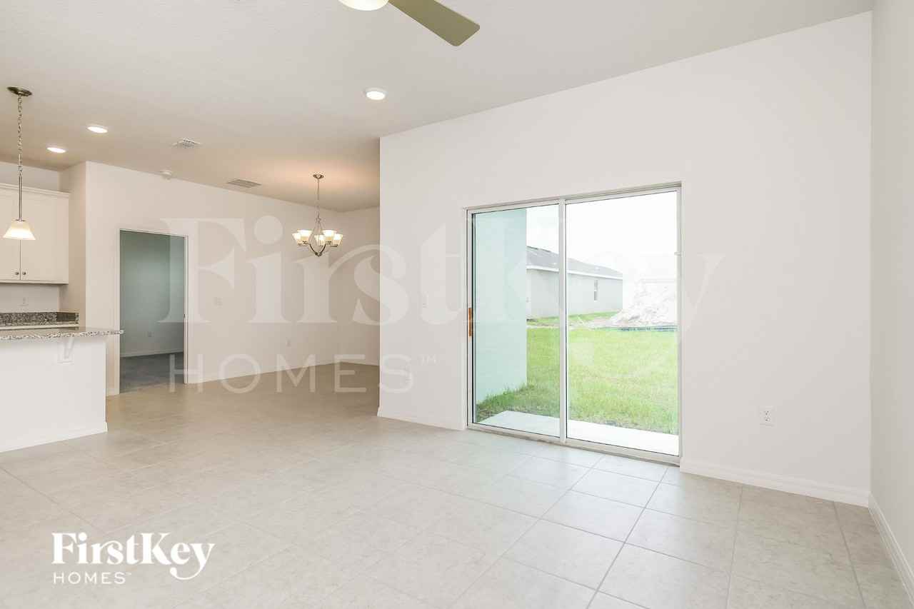 1585 Isleta Loop - Photo 4 of 22