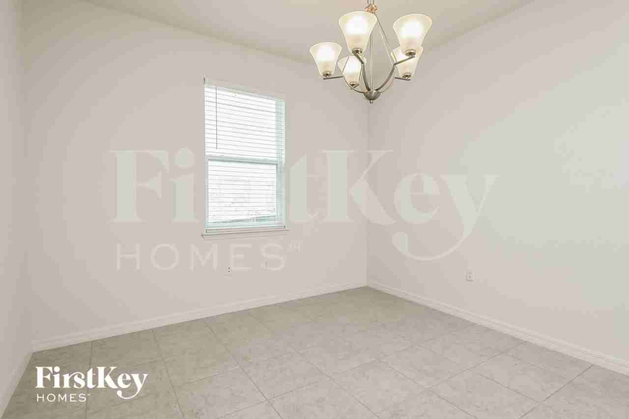 1585 Isleta Loop - Photo 6 of 22