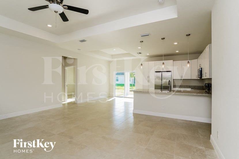 2120 Nw 16th Pl - Photo 4 of 15