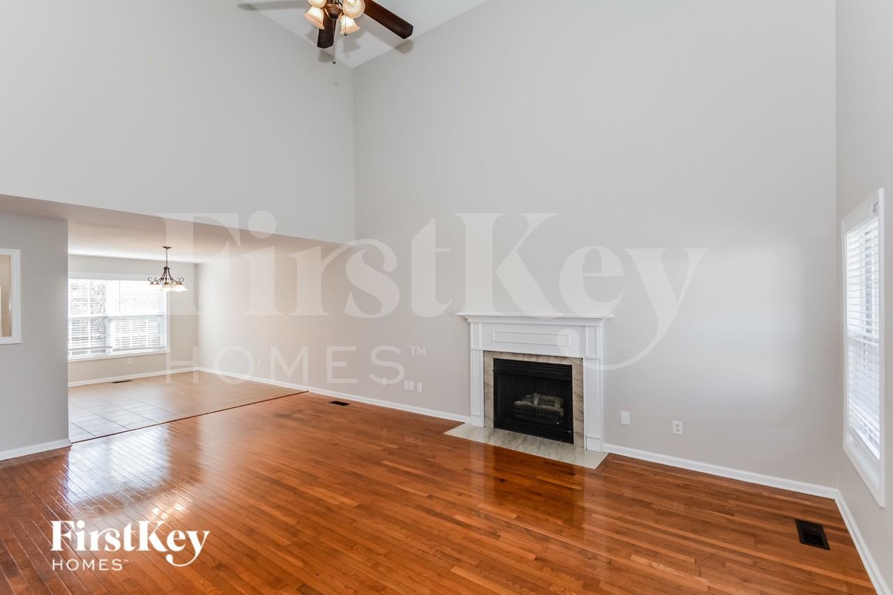 3713 Jolene Ct - Photo 2 of 18