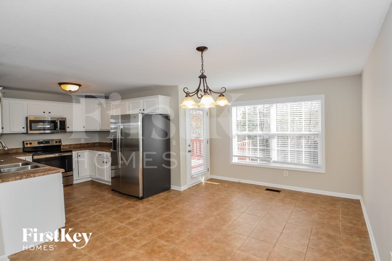 3713 Jolene Ct - Photo 5 of 18