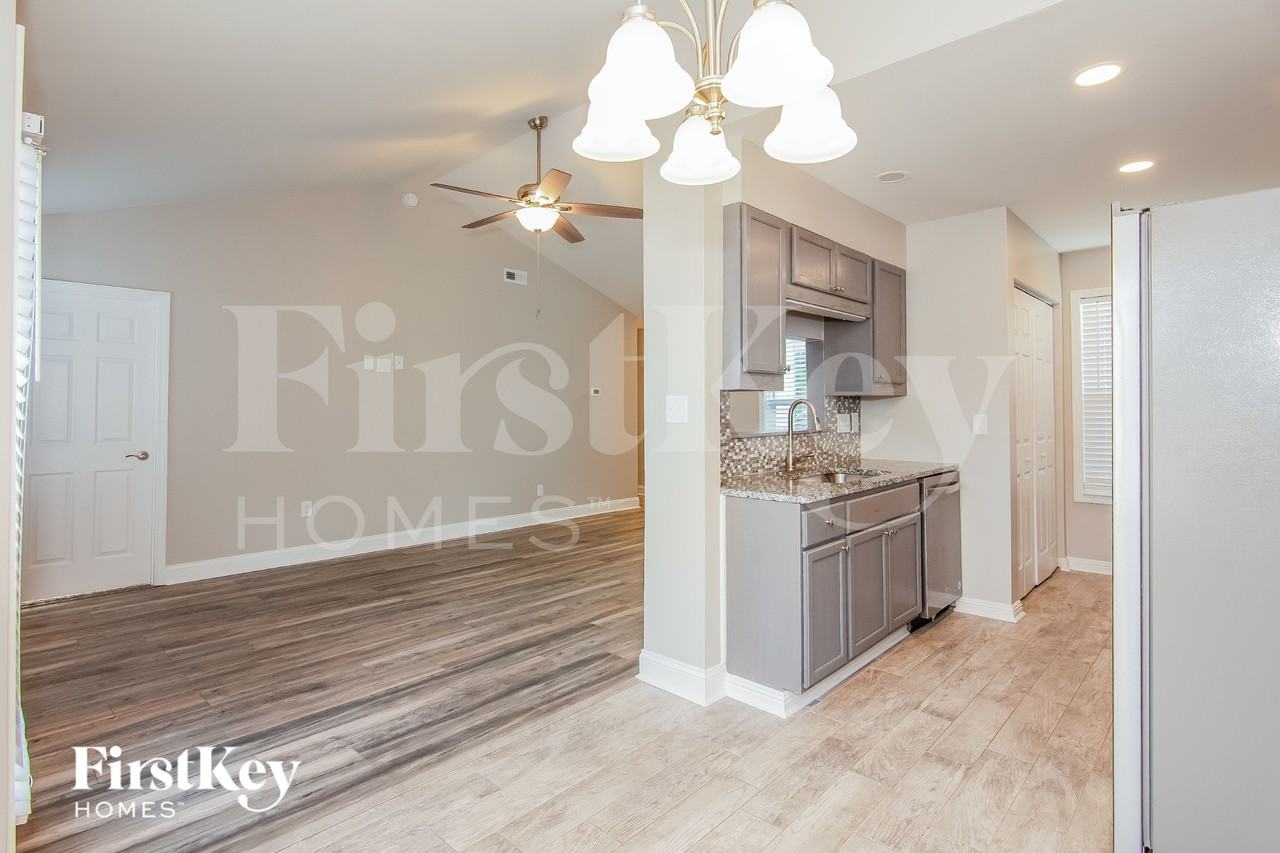 3113 Strong Box Ln - Photo 6 of 18