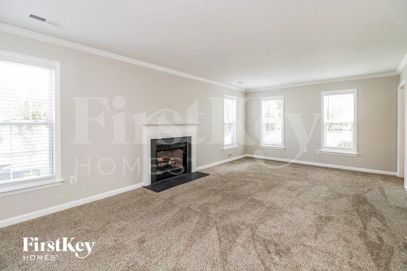 4300 Kirkstone Dr - Photo 2 of 15