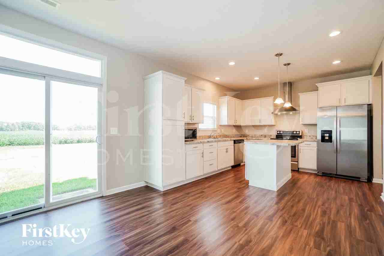 5602 Tarboro Pl - Photo 5 of 16