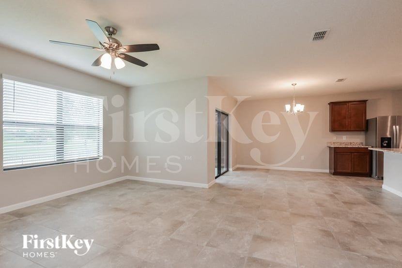 3747 Loggerhead Ln - Photo 3 of 16