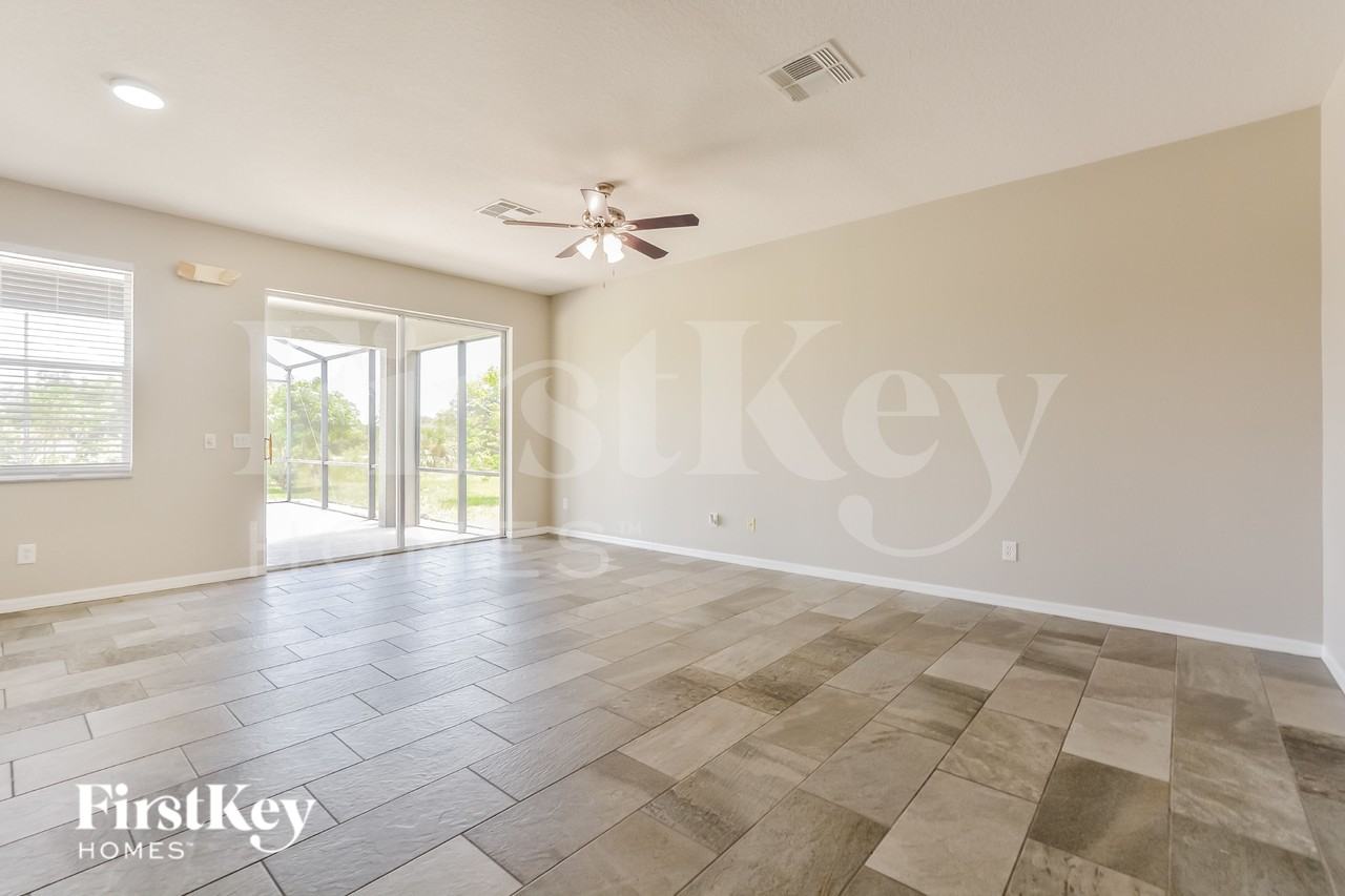 733 Wildflower Rd - Photo 3 of 15
