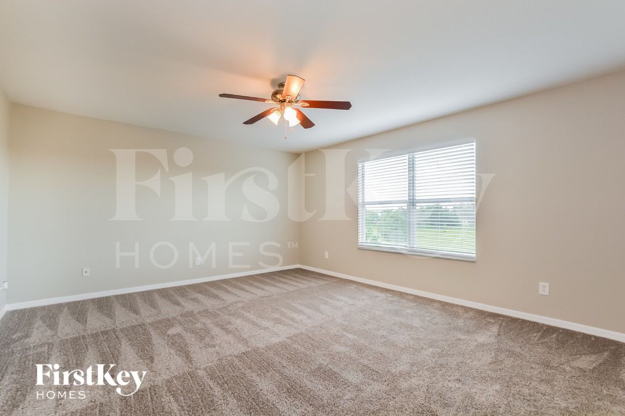 733 Wildflower Rd - Photo 5 of 15