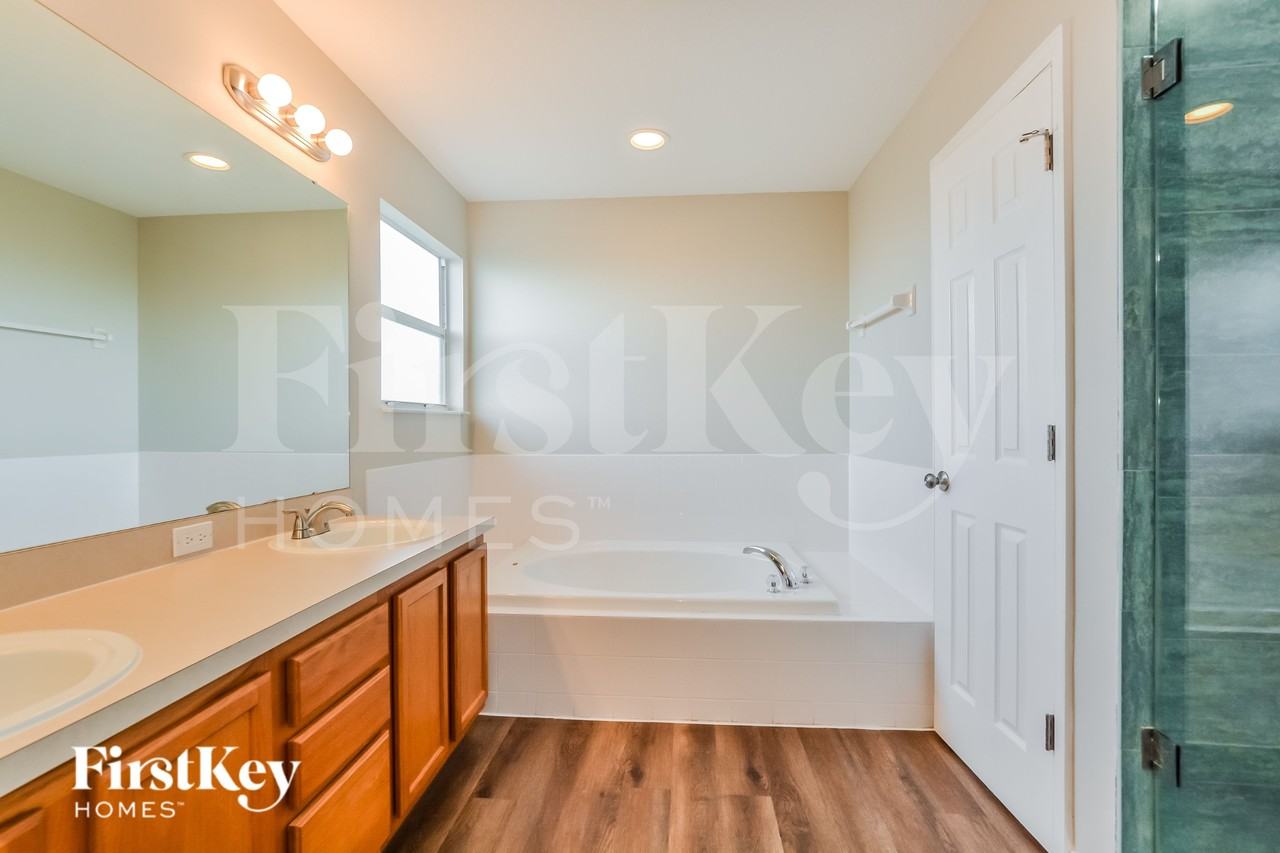 733 Wildflower Rd - Photo 6 of 15