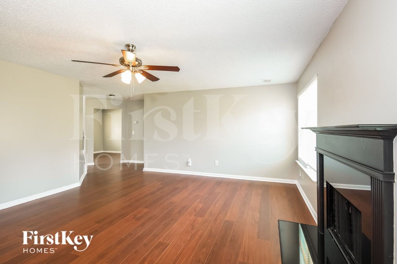 169 Freedom Dr - Photo 3 of 16