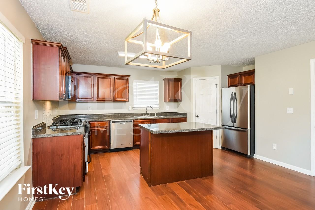 169 Freedom Dr - Photo 5 of 16