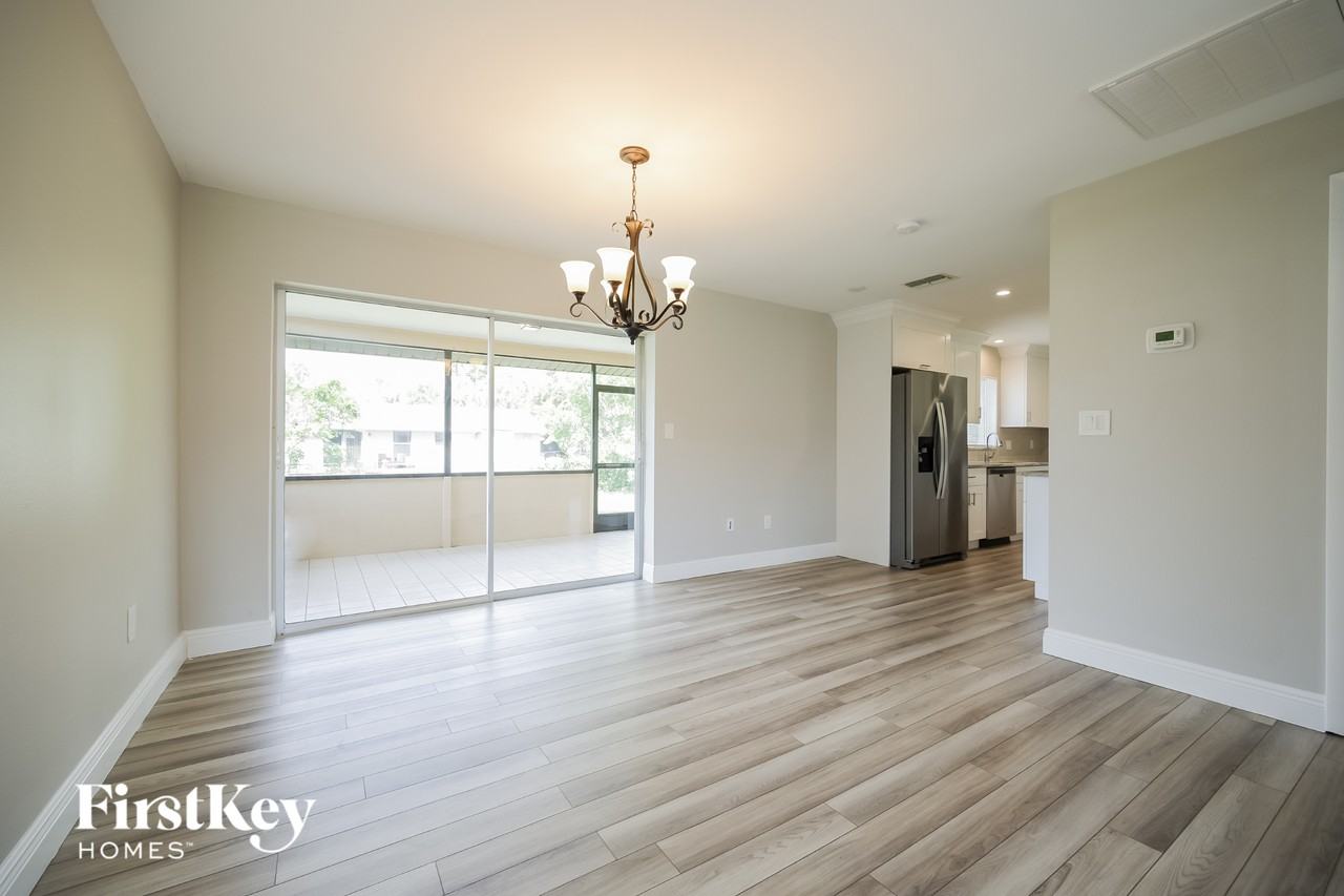19037 Tampa Rd S - Photo 4 of 15