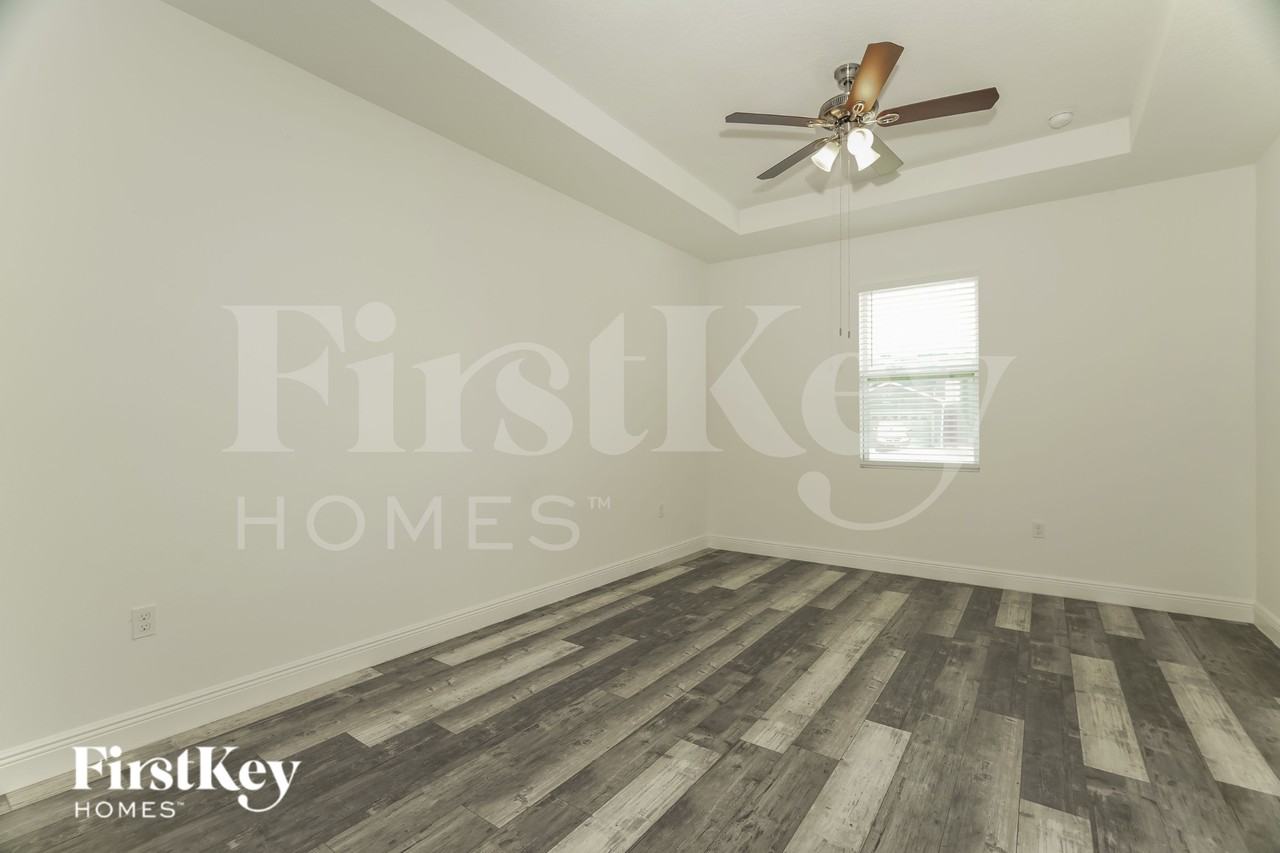 301 Cimarron Ct - Photo 7 of 16