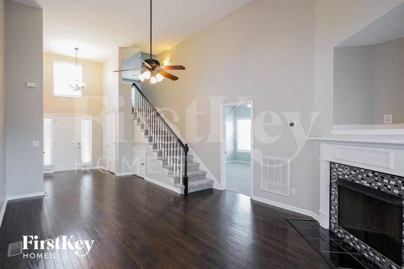 1237 Fossil Dr - Photo 2 of 15