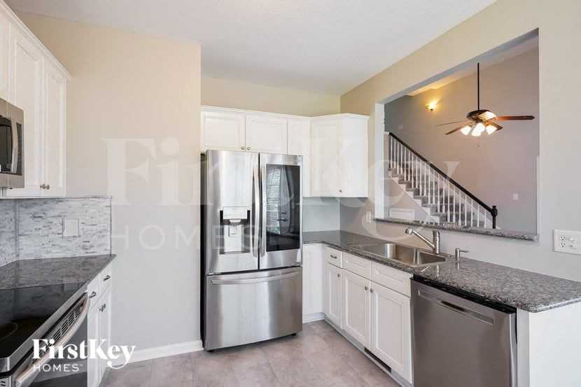 1237 Fossil Dr - Photo 5 of 15