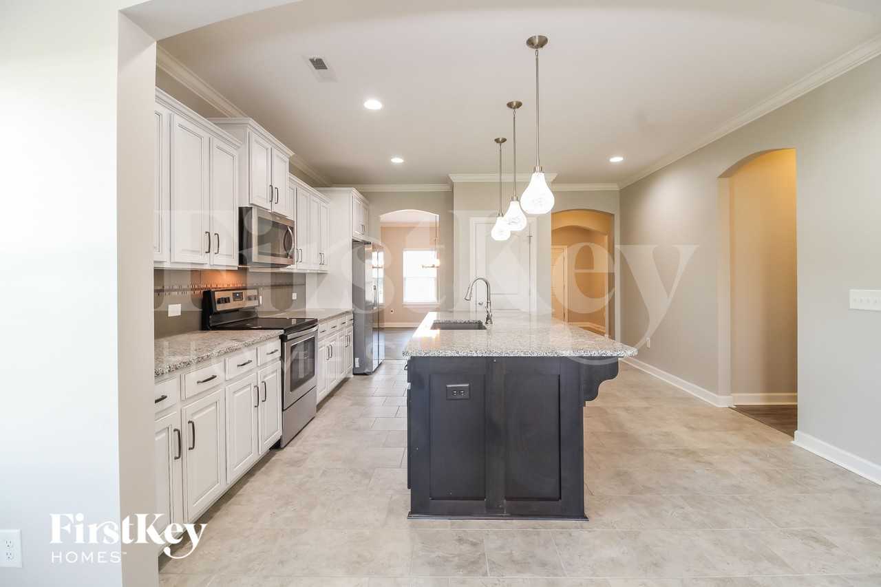 2448 Moss Grove Xing - Photo 4 of 15