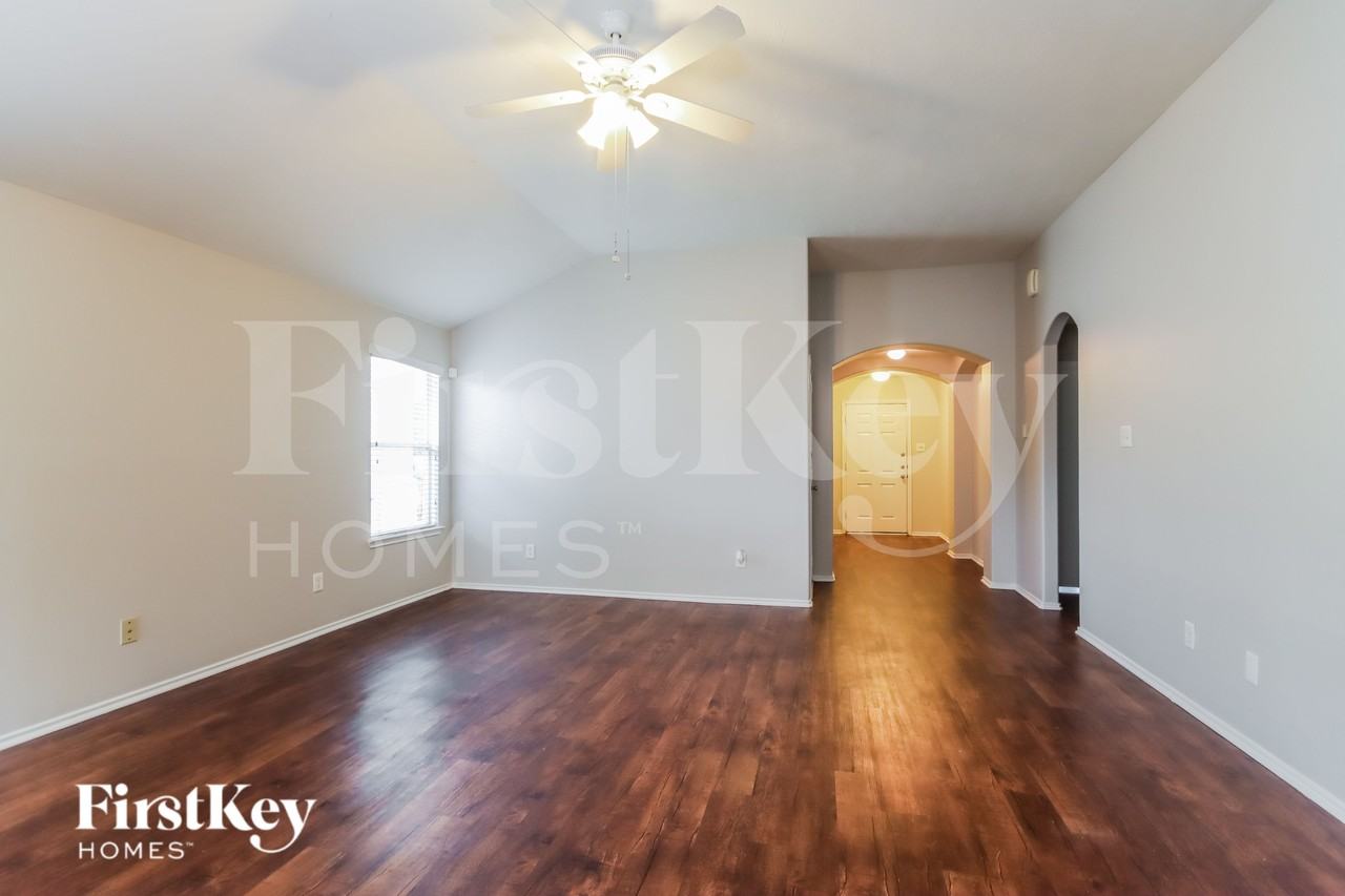 21231 Wortham Oaks Dr - Photo 3 of 16