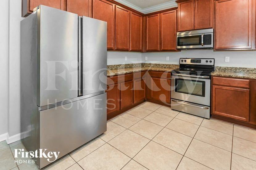 8906 Devon Pines Dr - Photo 6 of 15