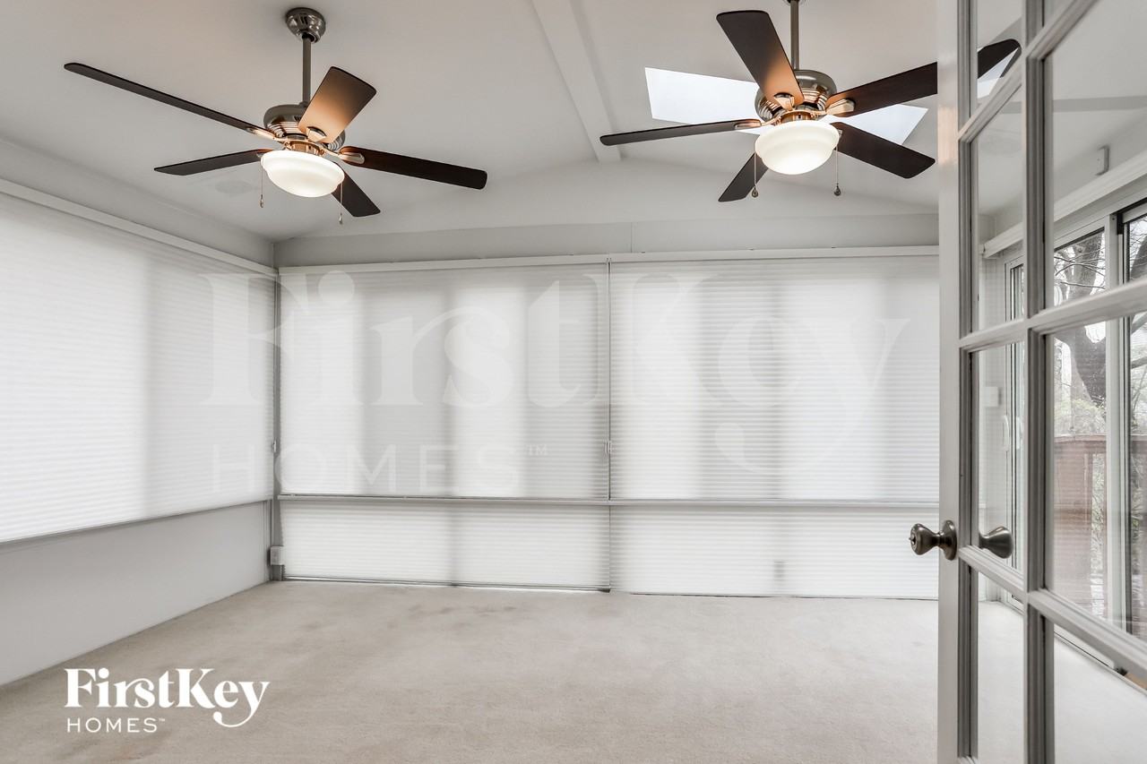 15520 Golden Ridge Ct - Photo 7 of 15