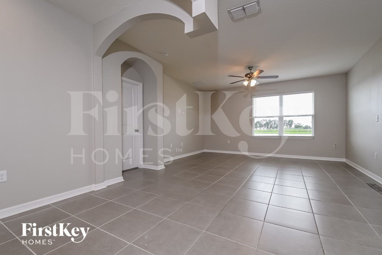 3207 Pemberly Park Dr - Photo 2 of 15