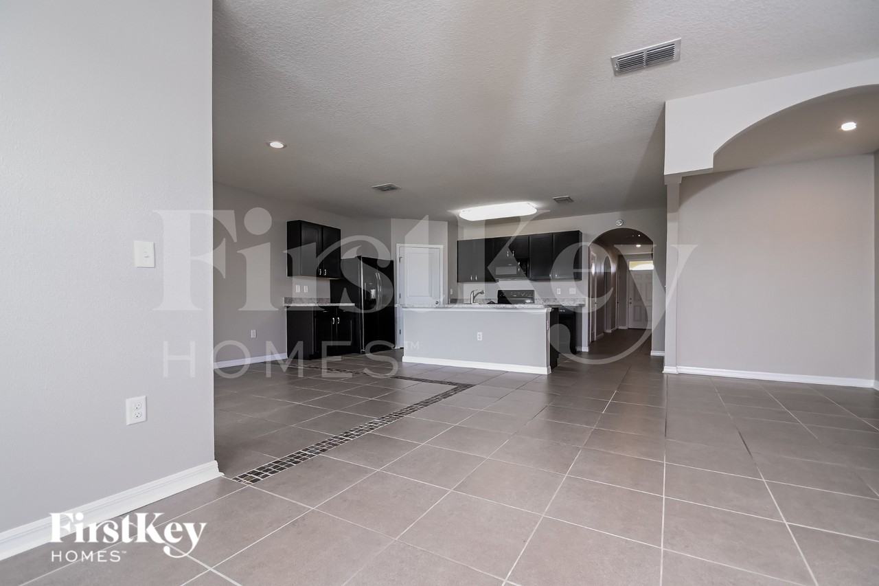 3207 Pemberly Park Dr - Photo 3 of 15