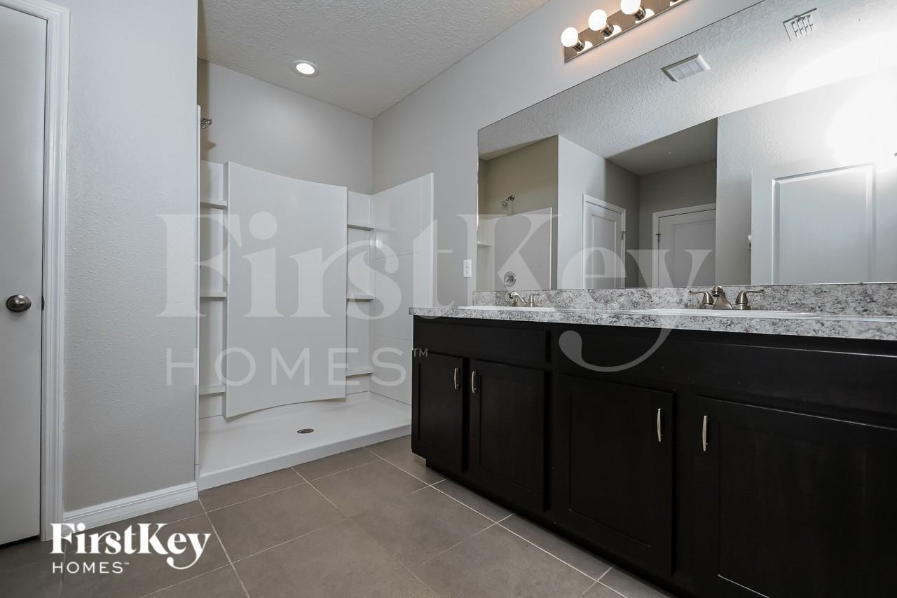 3207 Pemberly Park Dr - Photo 7 of 15