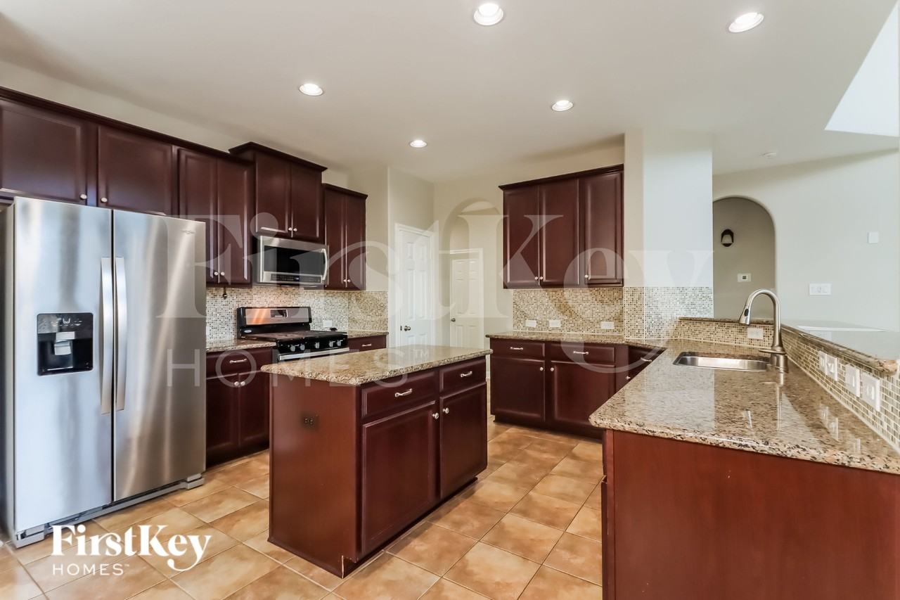 9743 Stratton Ridge Dr - Photo 5 of 15