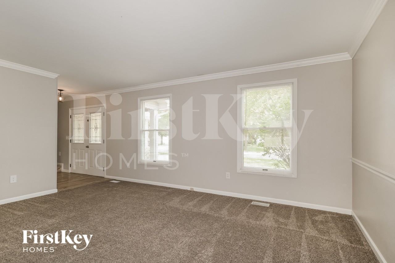 721 Cedar Glen Dr - Photo 4 of 16