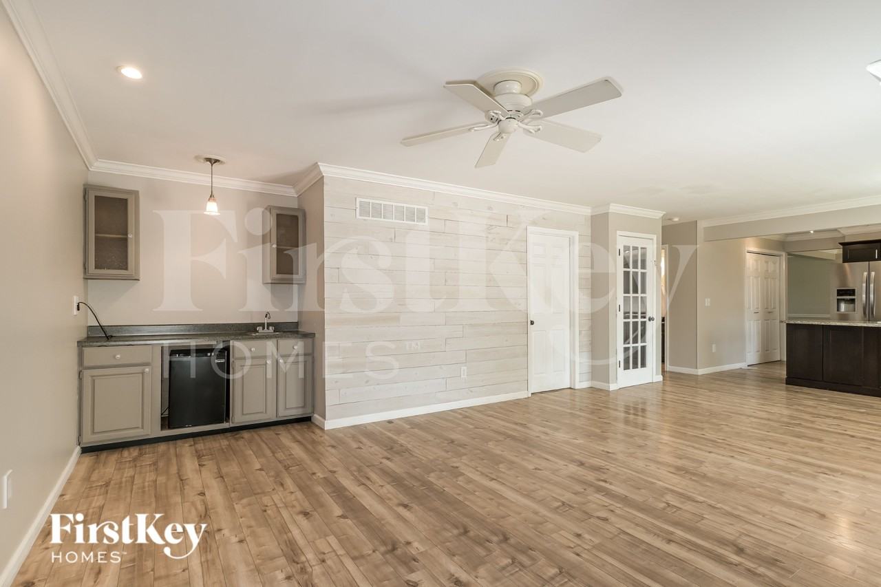 721 Cedar Glen Dr - Photo 5 of 16