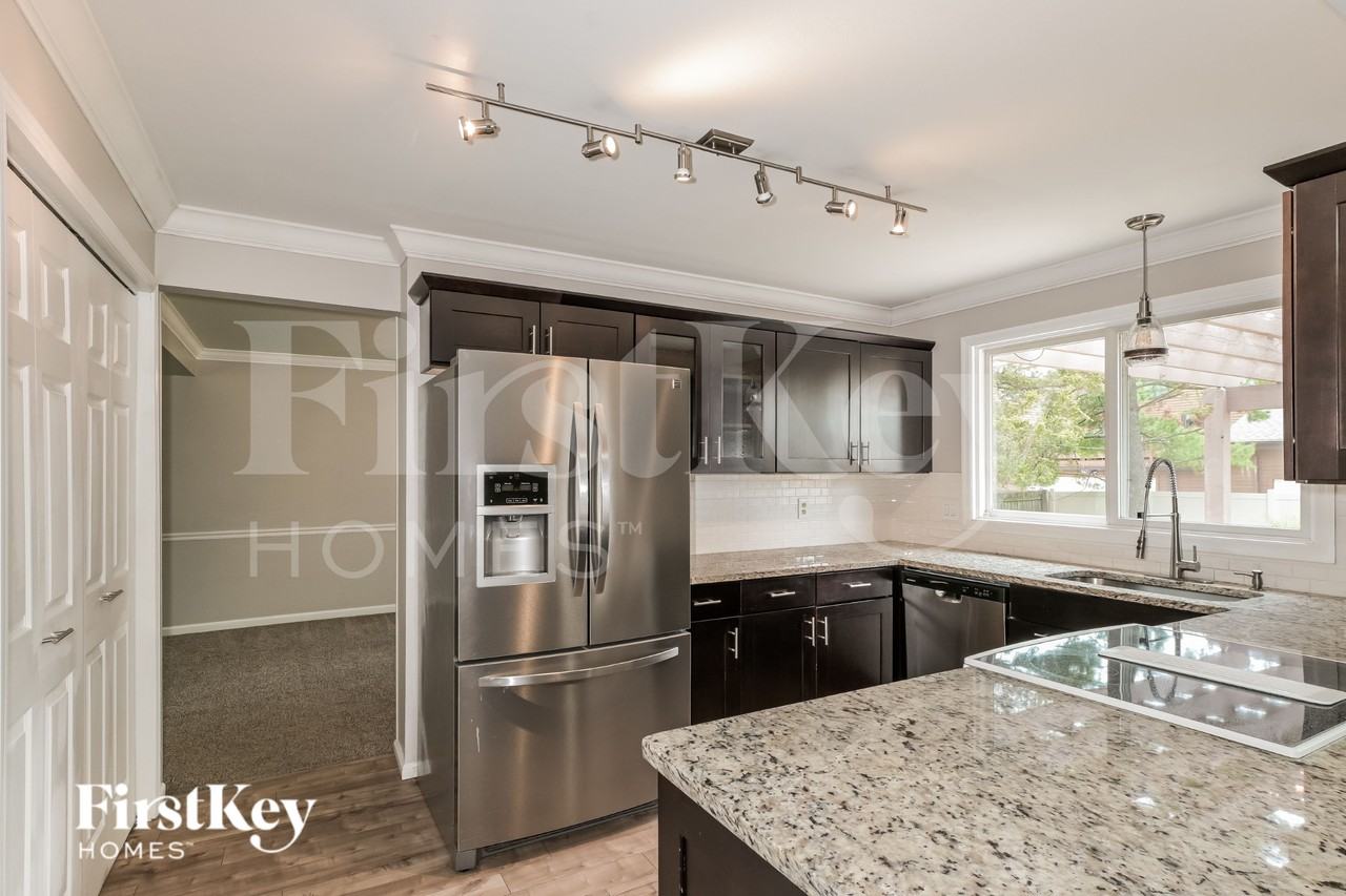 721 Cedar Glen Dr - Photo 7 of 16