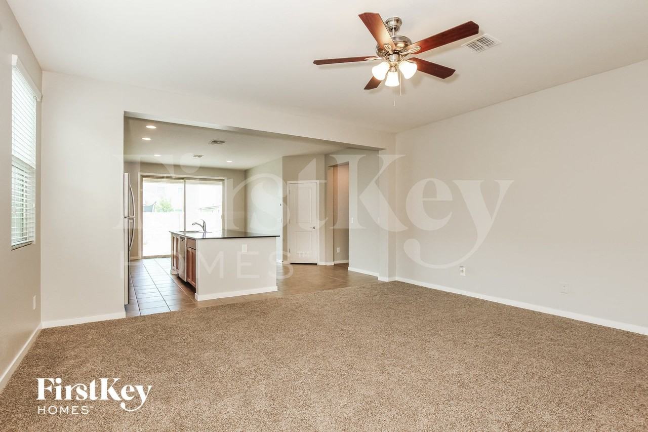 9738 W Getty Dr - Photo 4 of 15