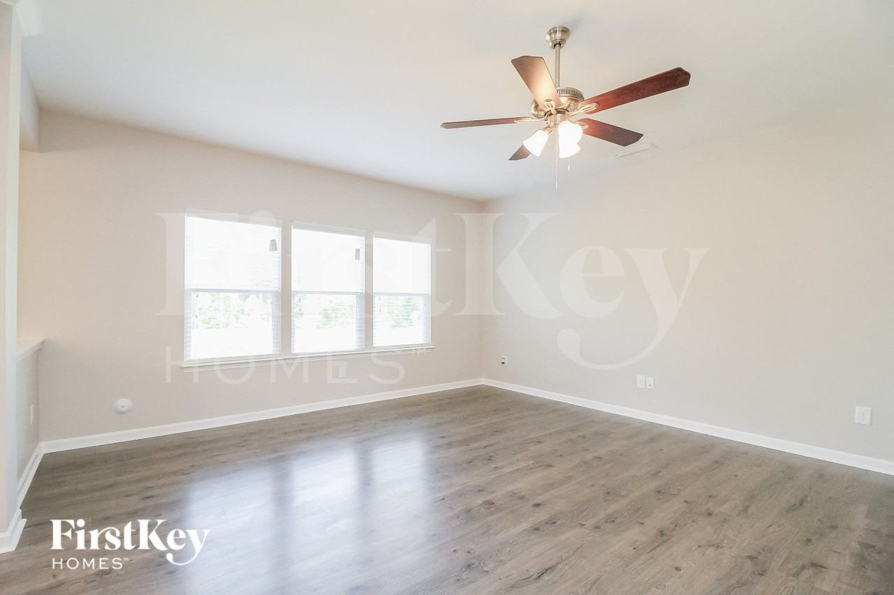 1307 Red Deer Dr - Photo 3 of 15